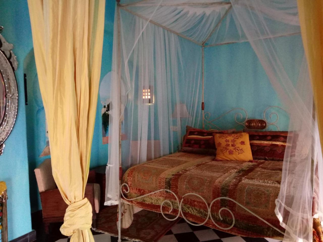 Hotel Utopia Benalup-Casas Viejas Bagian luar foto