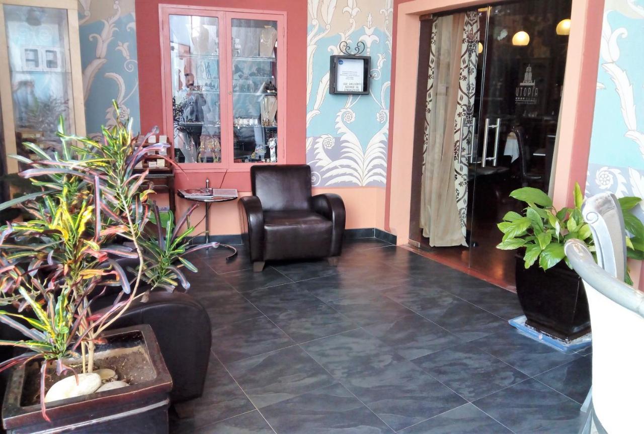 Hotel Utopia Benalup-Casas Viejas Bagian luar foto